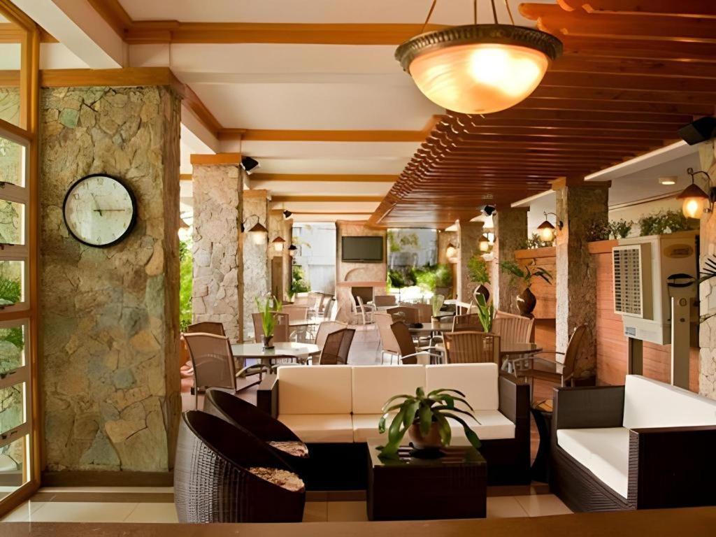 Chocolate And Berries Hotel Baliuag Exterior foto